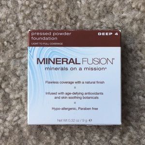 Vegan Natural Deep 4 Pressed Powder Foundation